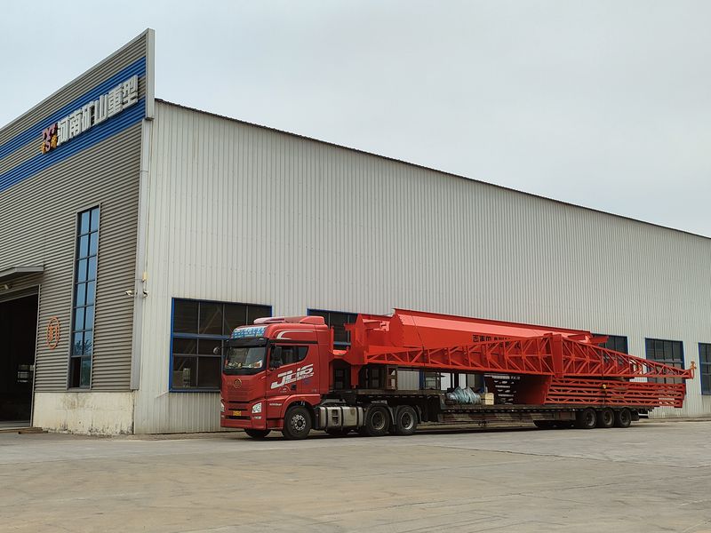 電動(dòng)葫蘆門式起重機(jī) 2臺(tái) MHxh10t—27m 制作完成，發(fā)往甘肅蘭州交付客戶使用