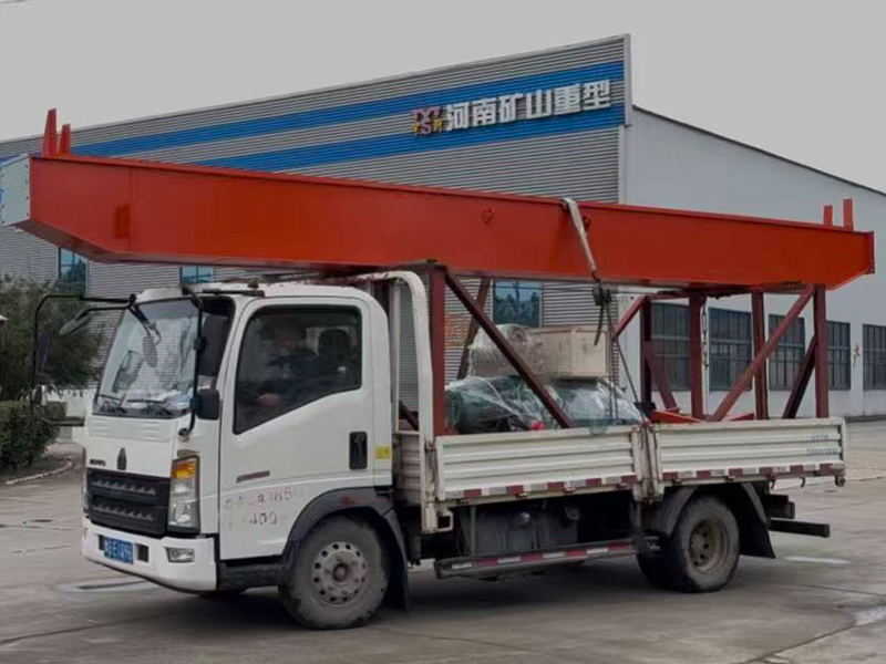 葫蘆雙梁起重機(jī) LH16t-8.5m 制作完成 裝車(chē)發(fā)出